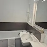 Cit'hotel Le Quai 9 מלון