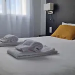 מלון Cit'hotel Le Quai 9 2*