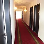 מלון Cit'hotel Le Quai 9 שאלאן