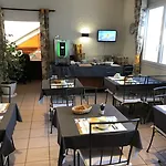 Cit'hotel Le Quai 9 שאלאן