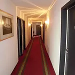 Cit'hotel Le Quai 9 מלון שאלאן