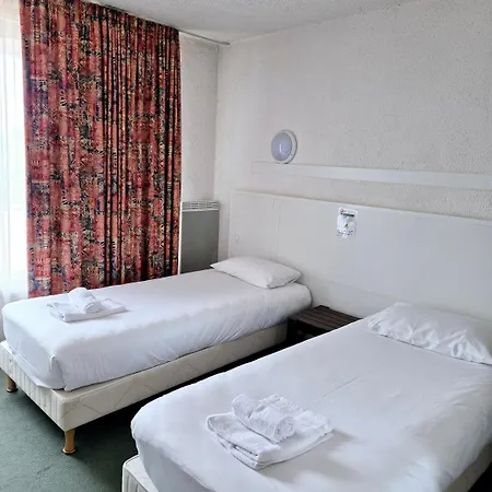 Le Hotel 2*