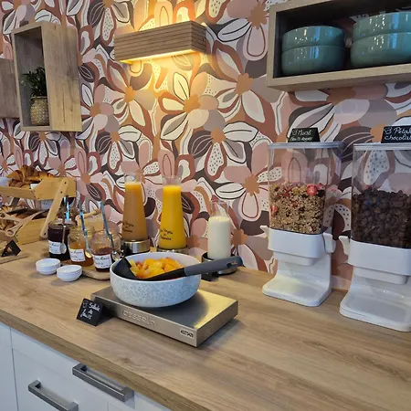 Hotel Cit'hotel Le Quai 9 2*