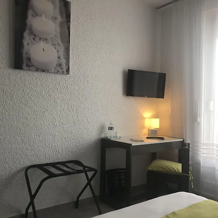 מלון Cit'hotel Le Quai 9 , Ex Le 2*