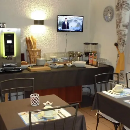 Cit'hotel Le Quai 9 , Ex Le 2*