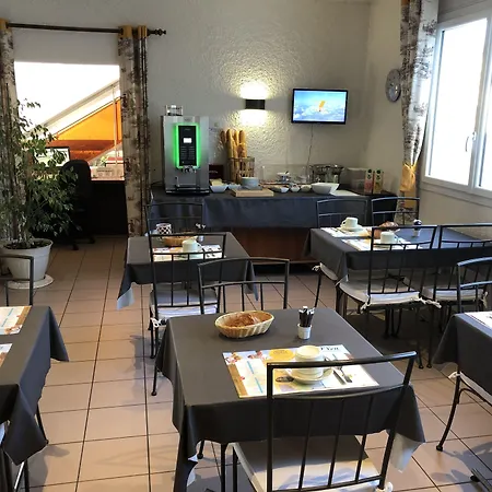 Cit'hotel Le Quai 9 , Ex Le שאלאן