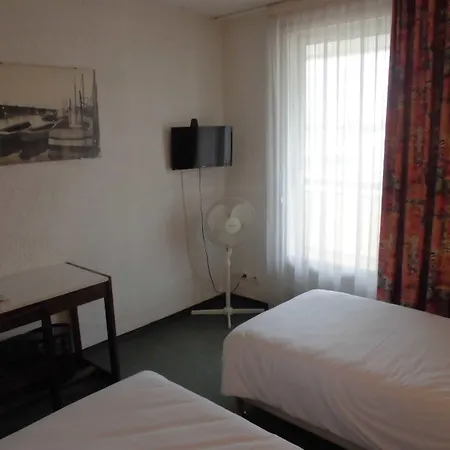 מלון Cit'hotel Le Quai 9 , Ex Le שאלאן