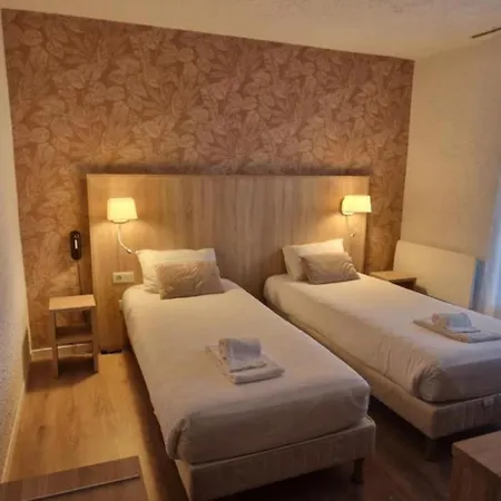 Cit'hotel Le Quai 9 , Ex Le מלון