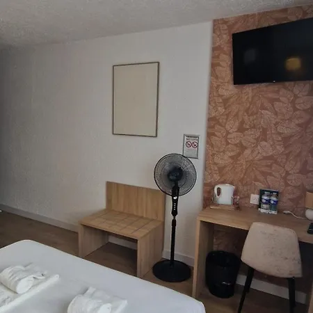 Hotel Cit'hotel Le Quai 9 2*