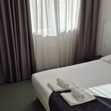 Cit'hotel Le Quai 9 Hotel