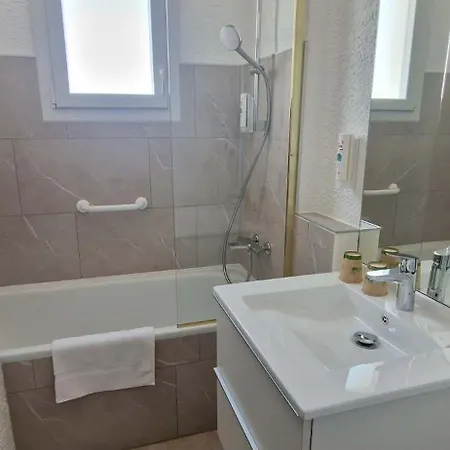 Cit'hotel Le Quai 9 Hotel 2*