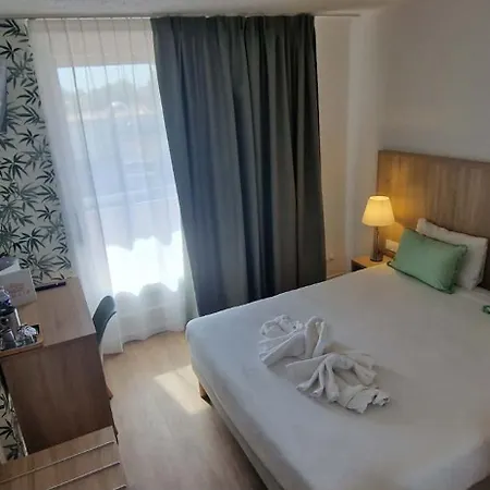 Cit'hotel Le Quai 9 Hotel