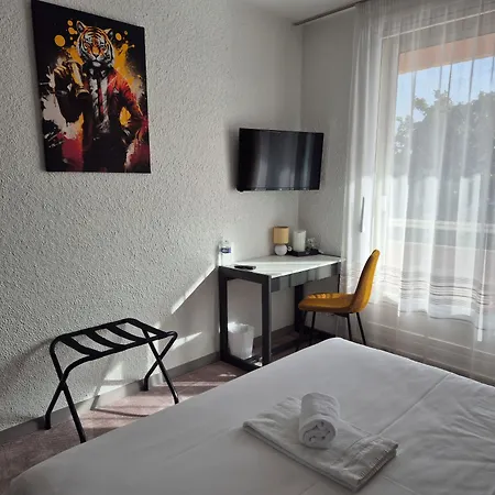 Hotel Cit'hotel Le Quai 9 2*