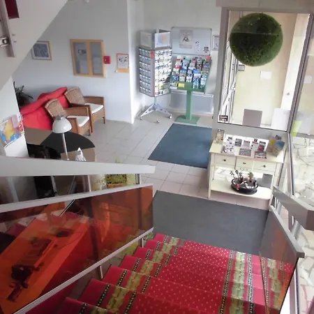 Le Quai 9 , Ex Le Hotell Challans