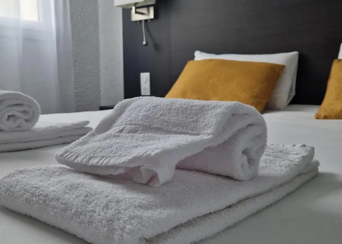 Hotel Cit'hotel Le Quai 9 2*