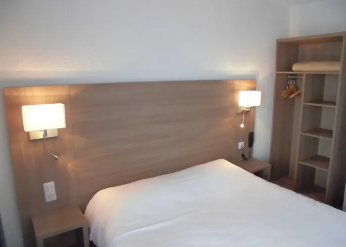 Hotel Cit'hotel Le Quai 9 2*