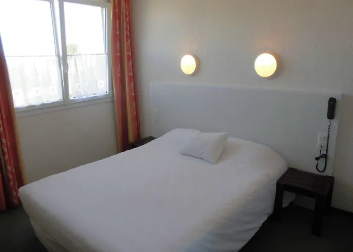 Cit'hotel Le Quai 9 Hotel 2*